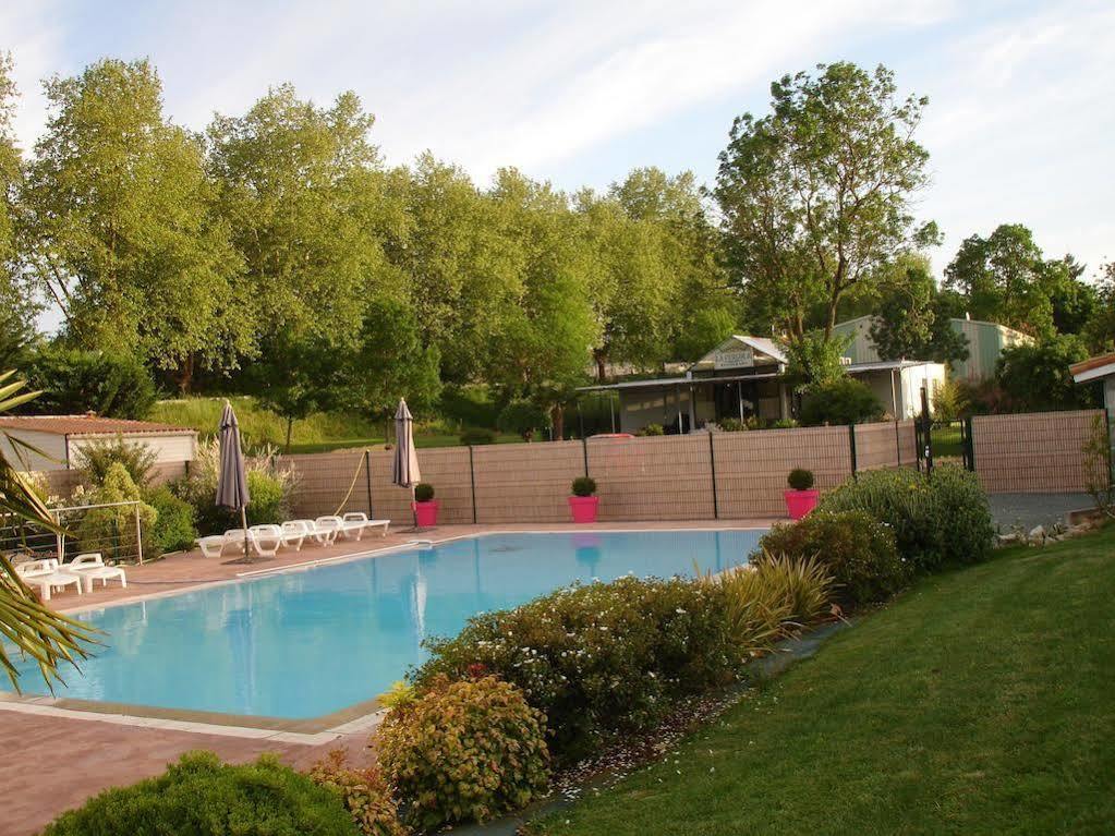 Agape Hotel Bessines Extérieur photo