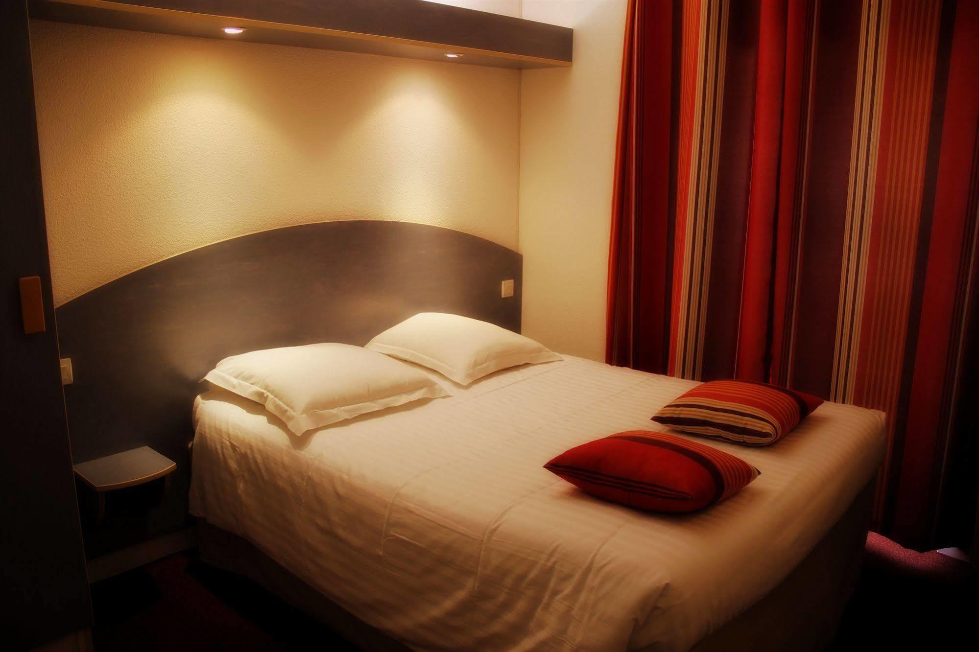 Agape Hotel Bessines Extérieur photo